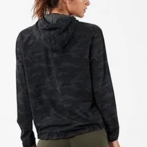 Vuori Outdoor Trainer Shell, Size L - Picture 2 of 8